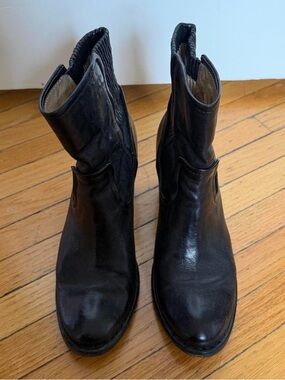 Frye Lucinda Scrunch Short Black Leather Boots